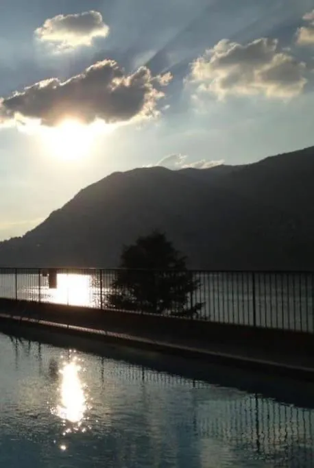 Sun Luxury Apartment With Swimming Pool - Blevio